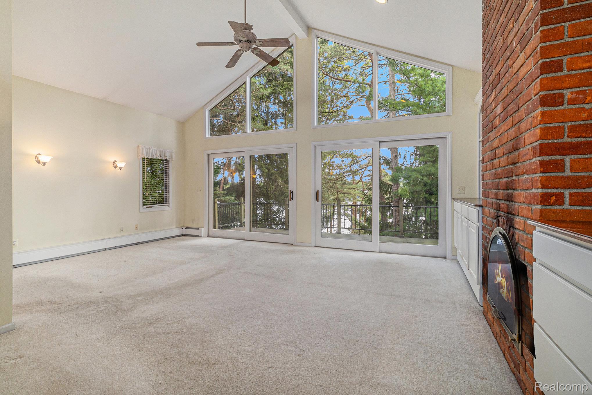 Lake Orion Village, Michigan 48362, United States, 4 Bedrooms Bedrooms, ,4 BathroomsBathrooms,Residential,Active,195351