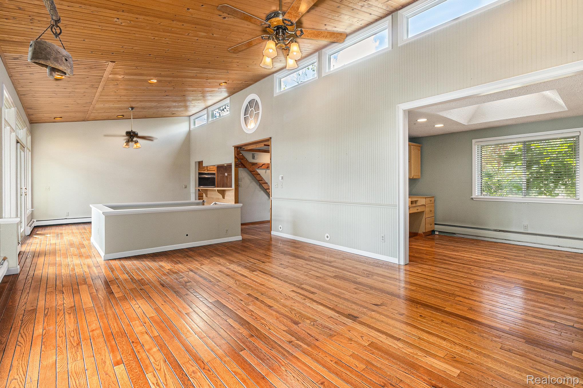 Lake Orion Village, Michigan 48362, United States, 4 Bedrooms Bedrooms, ,4 BathroomsBathrooms,Residential,Active,195351