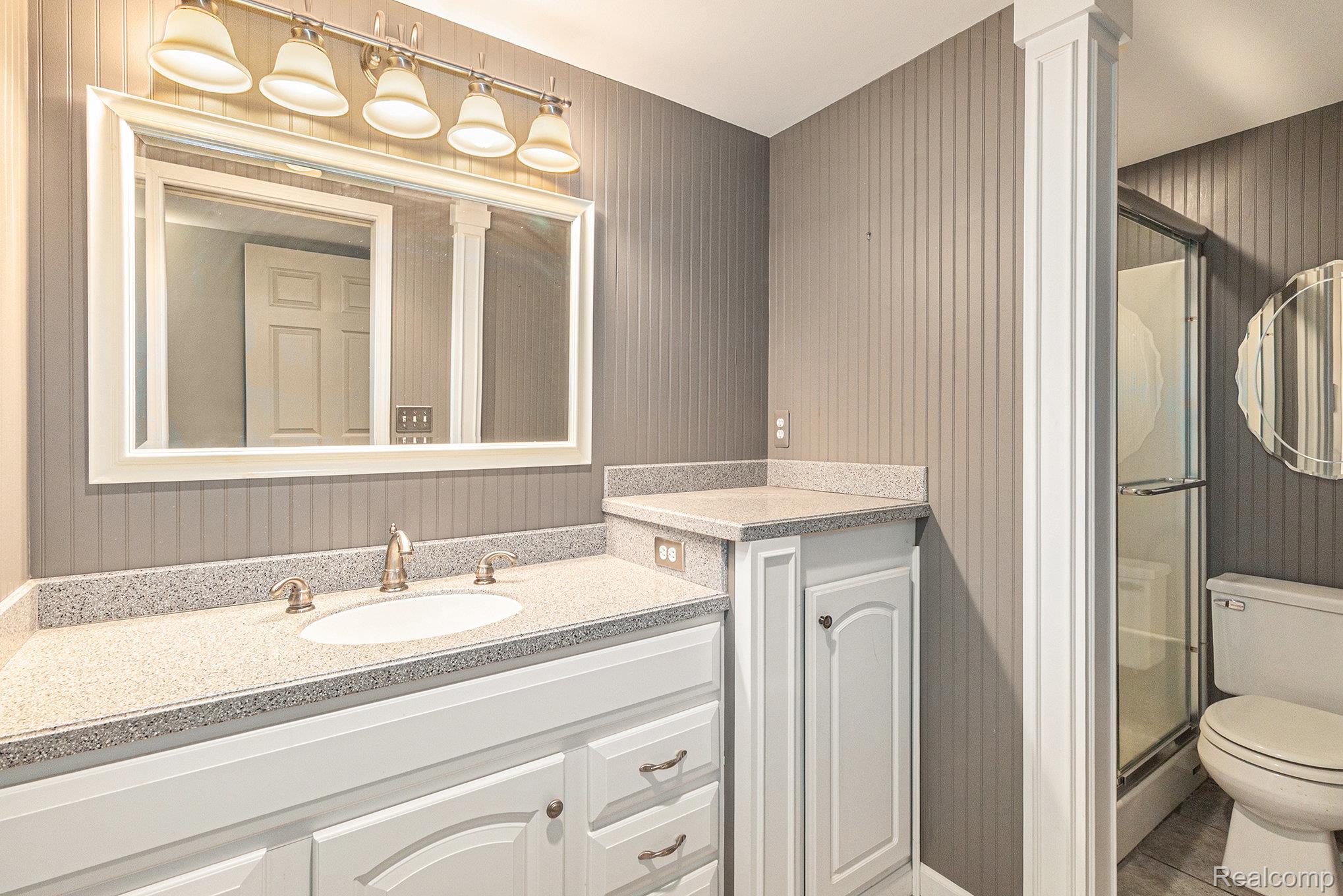 Lake Orion Village, Michigan 48362, United States, 4 Bedrooms Bedrooms, ,4 BathroomsBathrooms,Residential,Active,195351