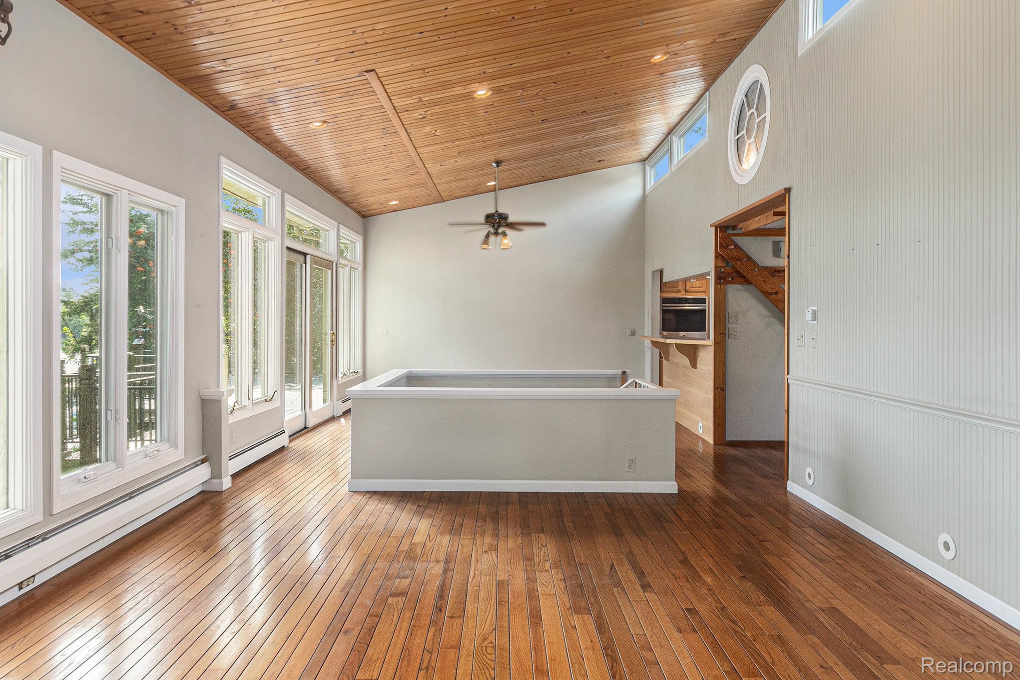 Lake Orion Village, Michigan 48362, United States, 4 Bedrooms Bedrooms, ,4 BathroomsBathrooms,Residential,Active,195351