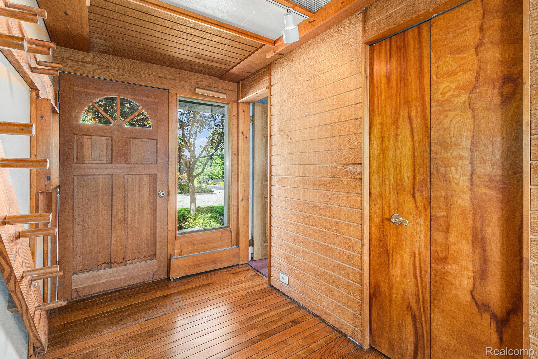 Lake Orion Village, Michigan 48362, United States, 4 Bedrooms Bedrooms, ,4 BathroomsBathrooms,Residential,Active,195351