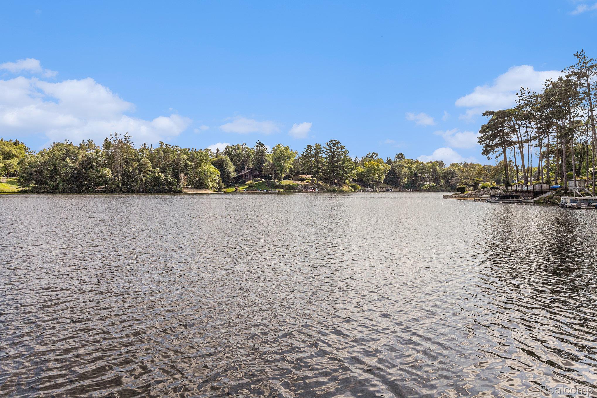 Lake Orion Village, Michigan 48362, United States, 4 Bedrooms Bedrooms, ,4 BathroomsBathrooms,Residential,Active,195351