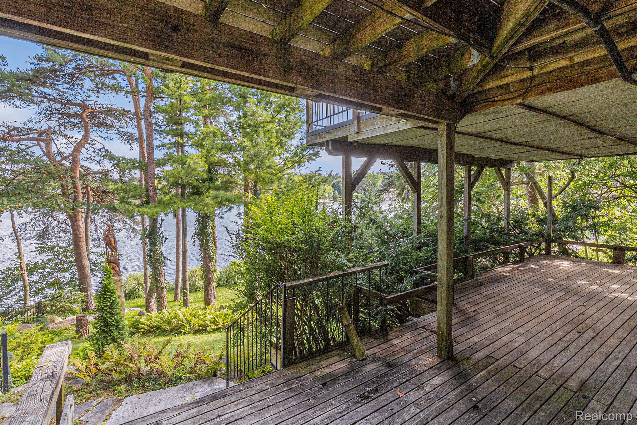 Lake Orion Village, Michigan 48362, United States, 4 Bedrooms Bedrooms, ,4 BathroomsBathrooms,Residential,Active,195351