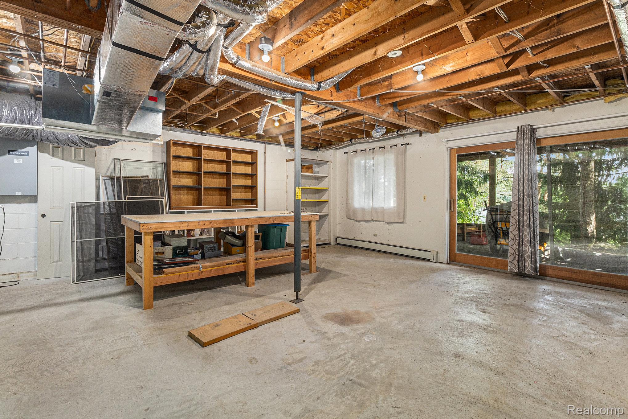 Lake Orion Village, Michigan 48362, United States, 4 Bedrooms Bedrooms, ,4 BathroomsBathrooms,Residential,Active,195351