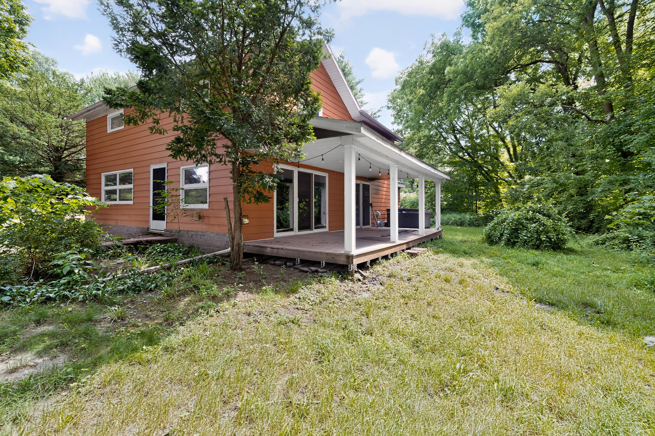 11218 N River Road