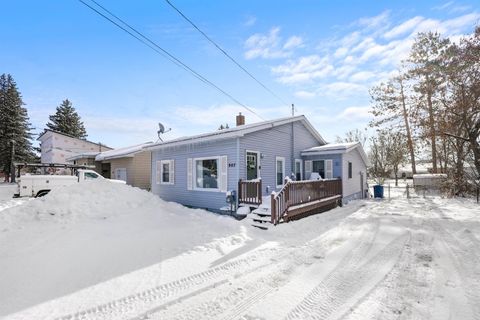 907 Chestnut Street Cadillac City MI 49601