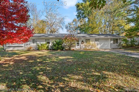 23044 Lake Way Farmington City MI 48336