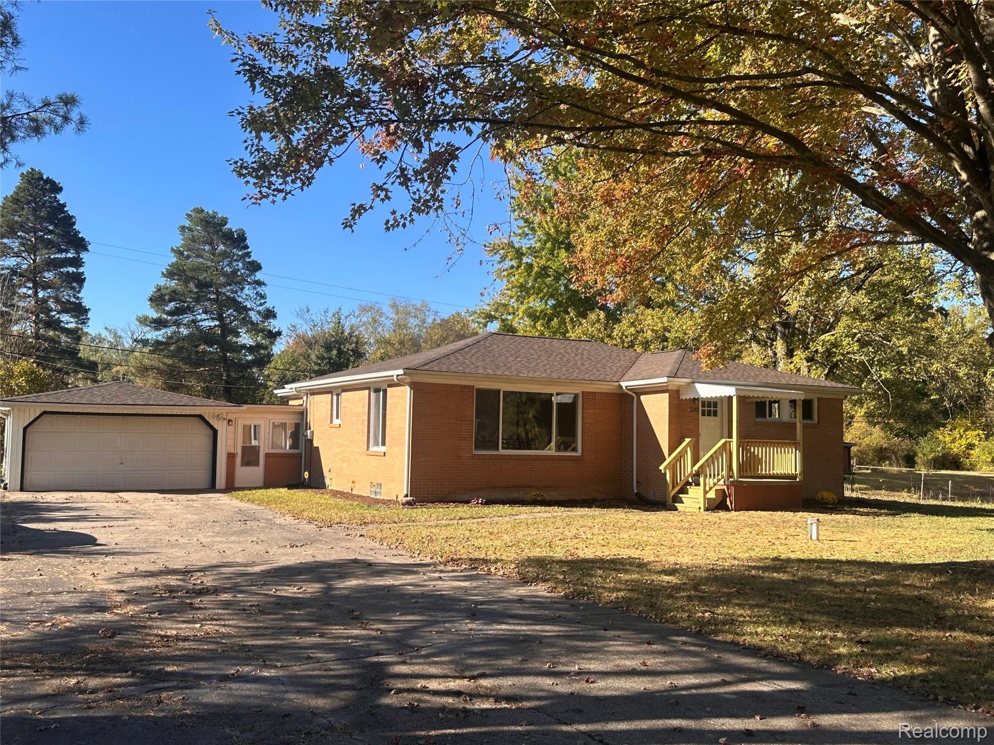 305 Angle Road