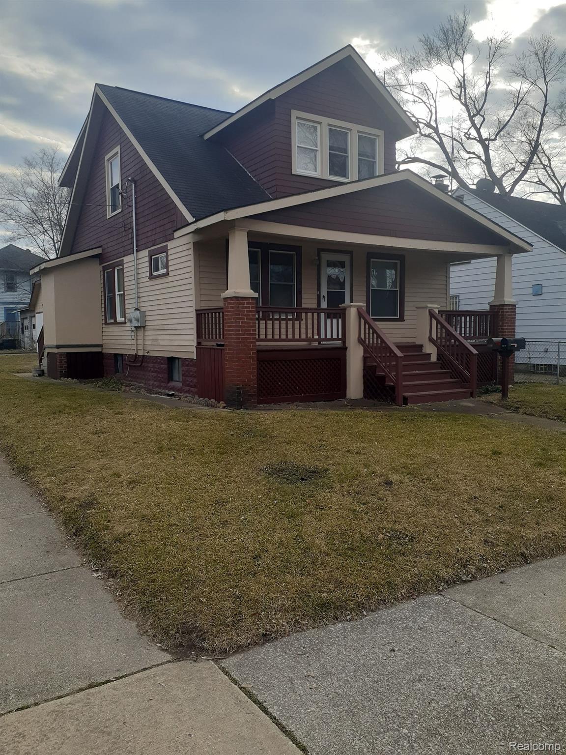 Photo 1 of 18 — 1656 MONTANA Avenue, Flint City, MI 48506