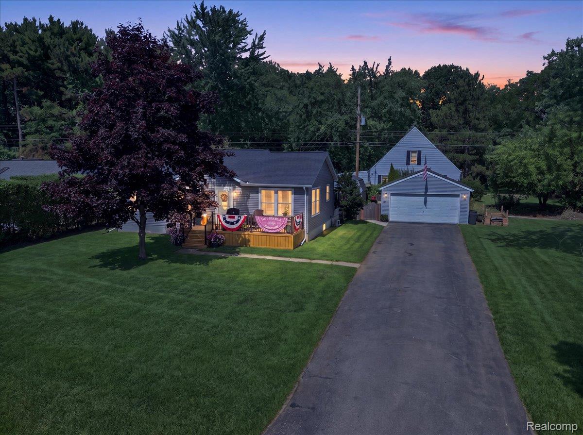 5508 Clinton River Drive