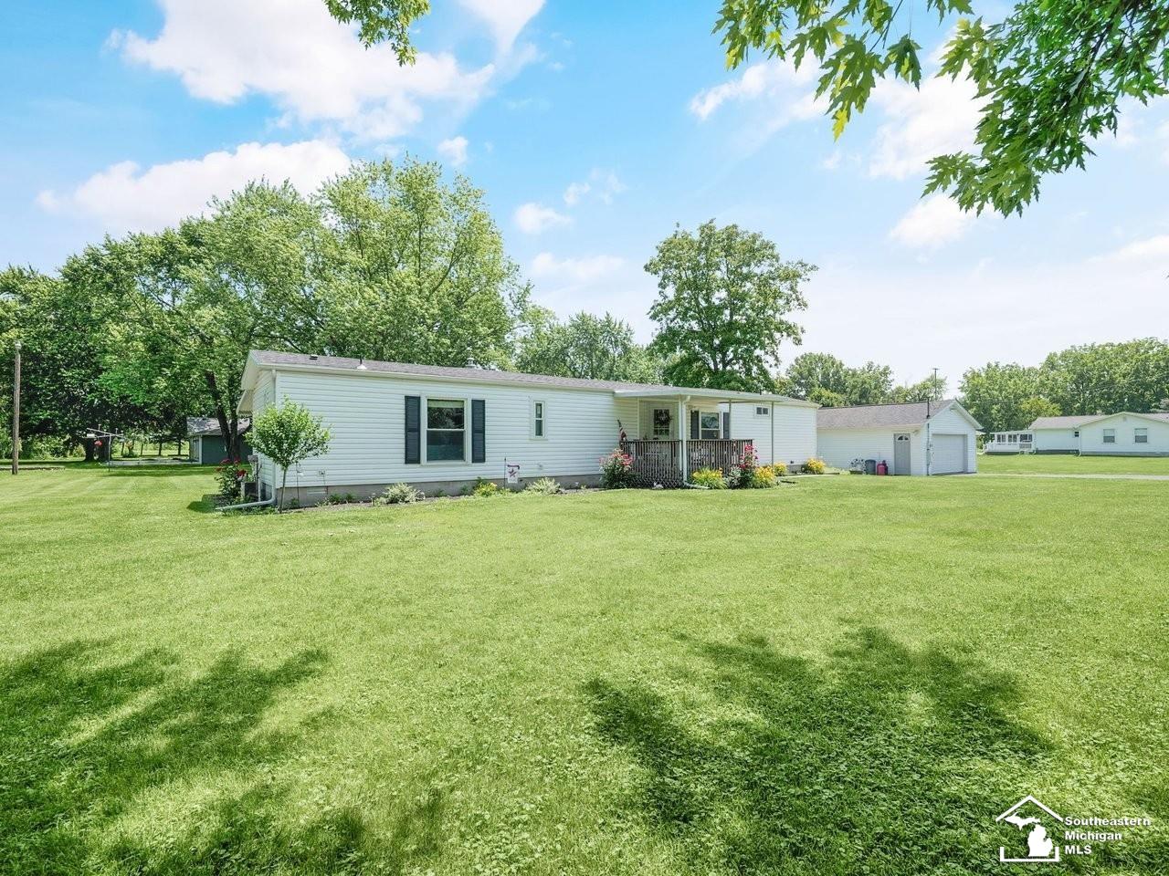 9122 Perry Road