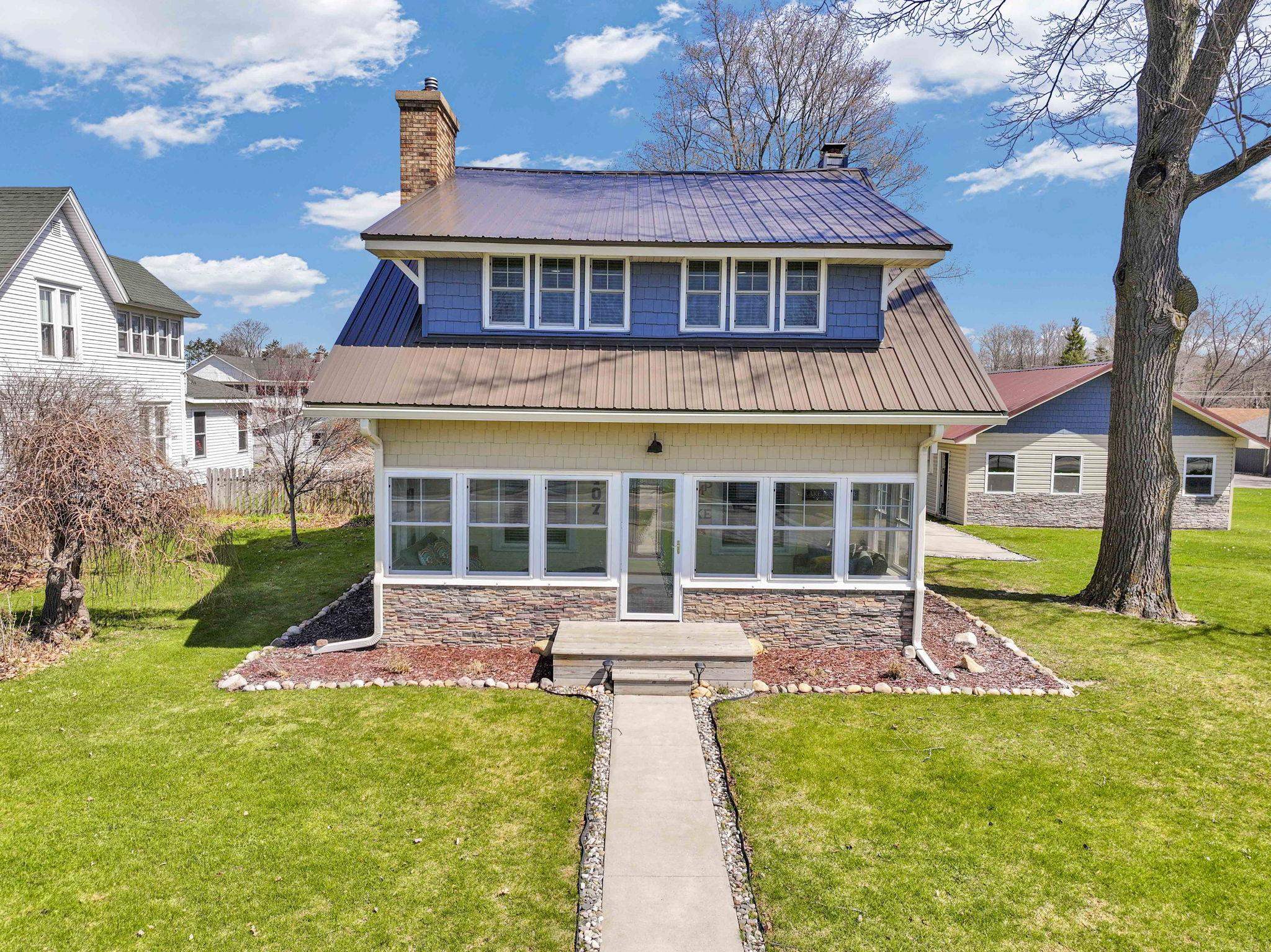 407 S Lakeshore Drive