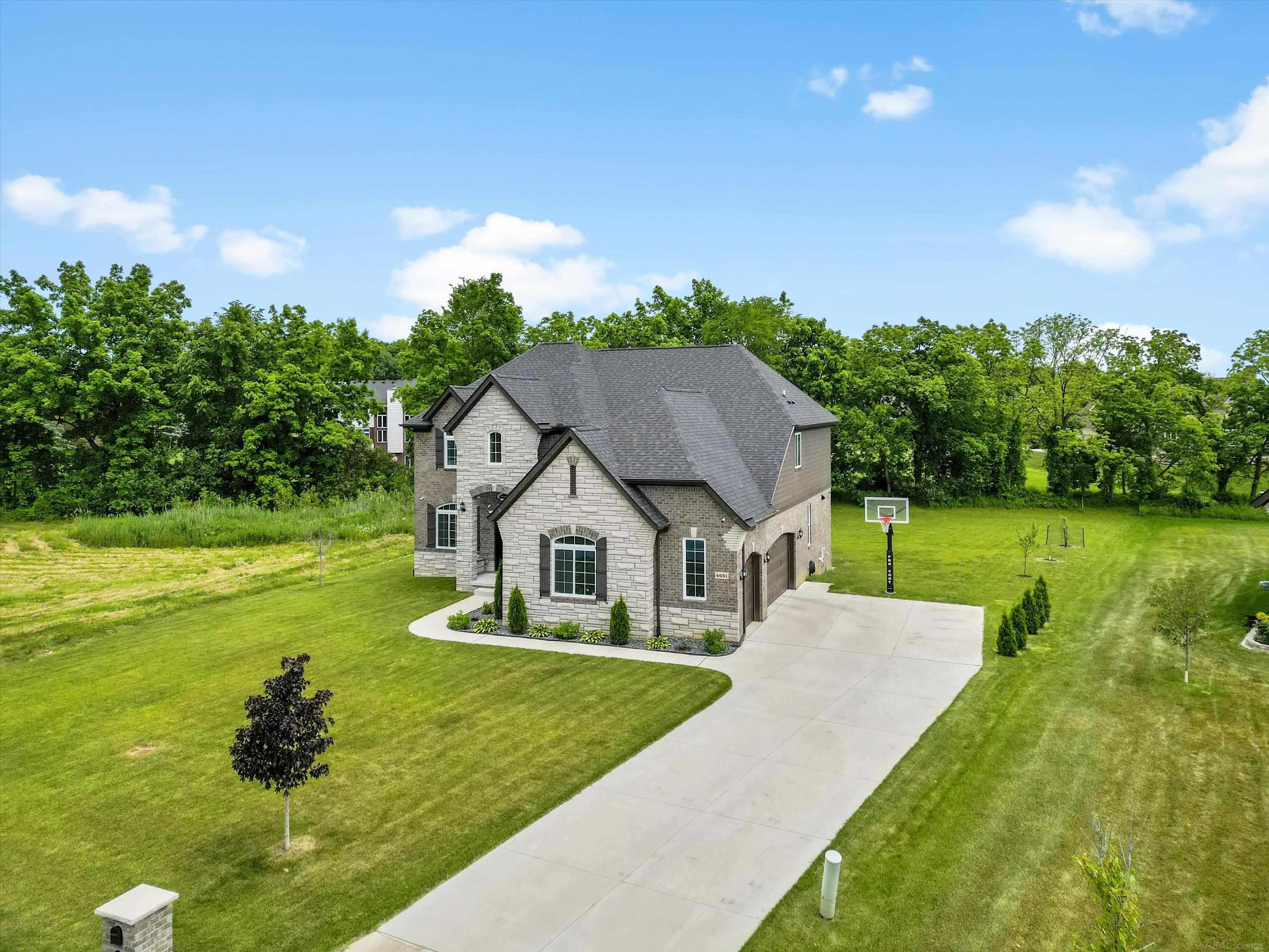 4661 Applewood Court