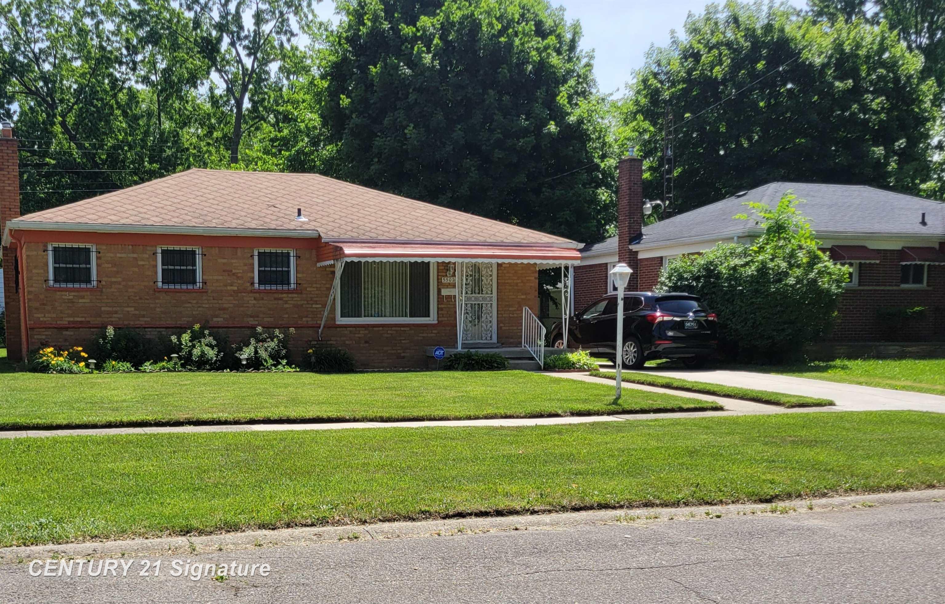 5521 Leslie Drive