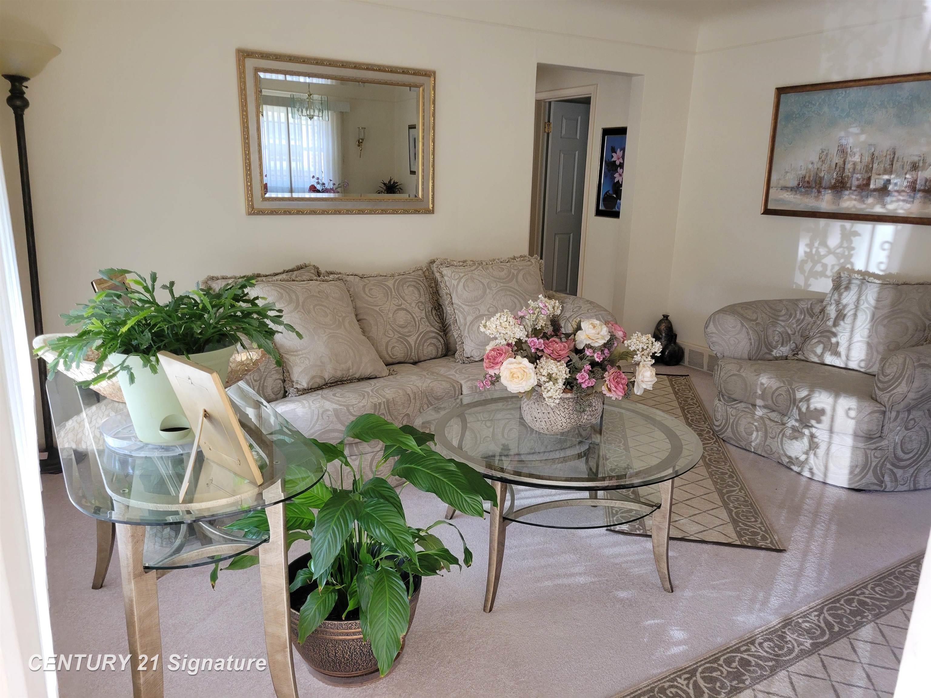 5521 Leslie Drive