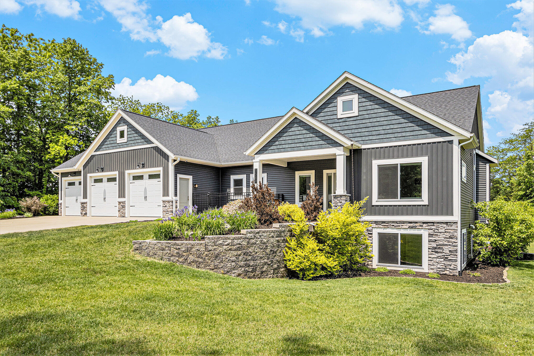 3589 Shoreline Drive