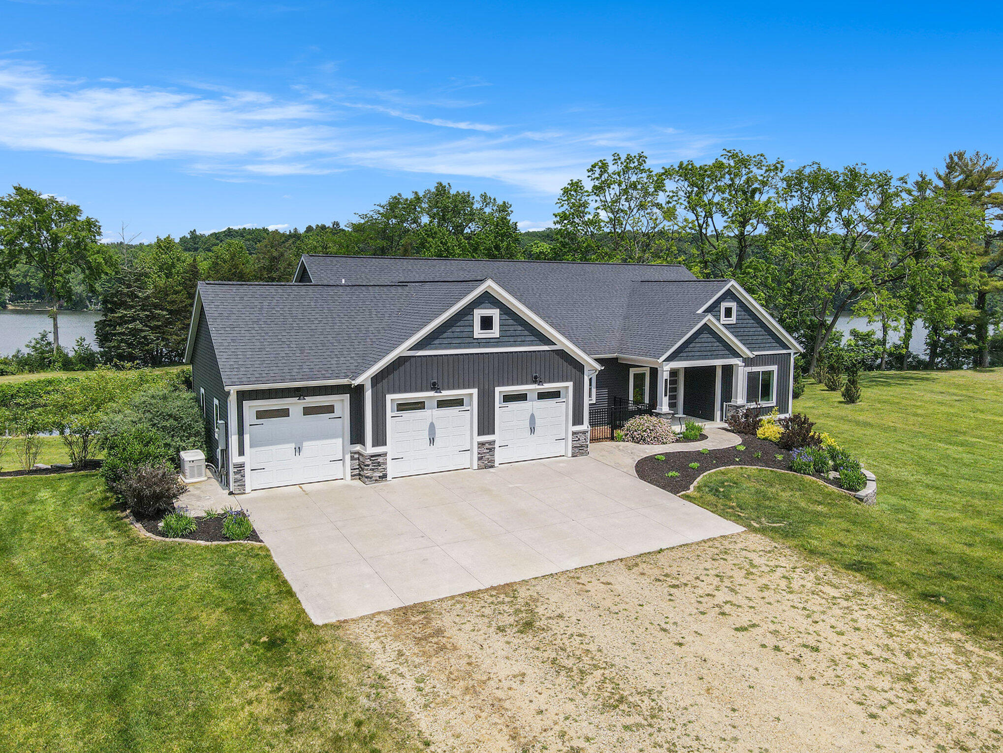 3589 Shoreline Drive