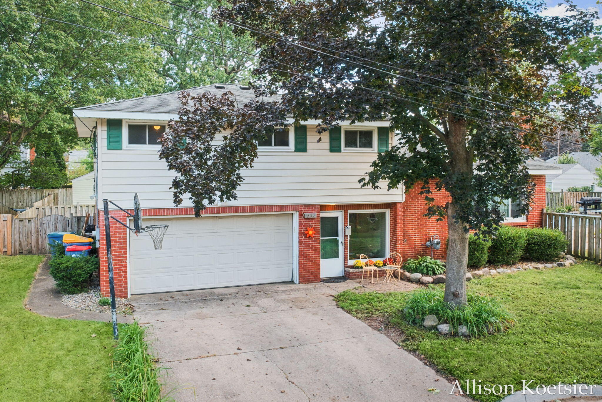 910 Mulford Drive SE