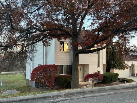 5321 Fairway Lane West Bloomfield Charter Township MI 48323