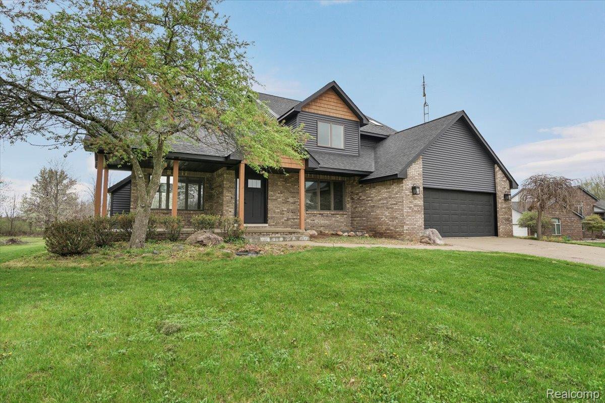 7341 Wood Pointe Drive