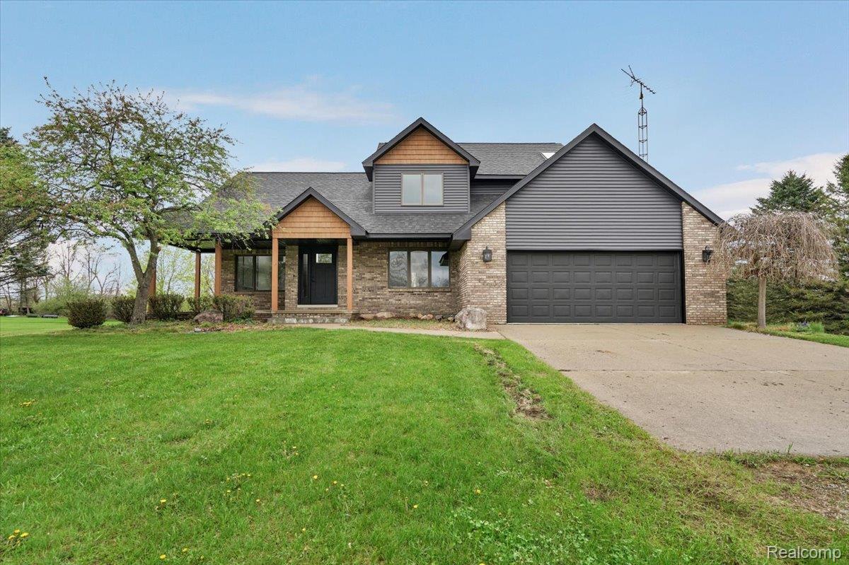 7341 Wood Pointe Drive