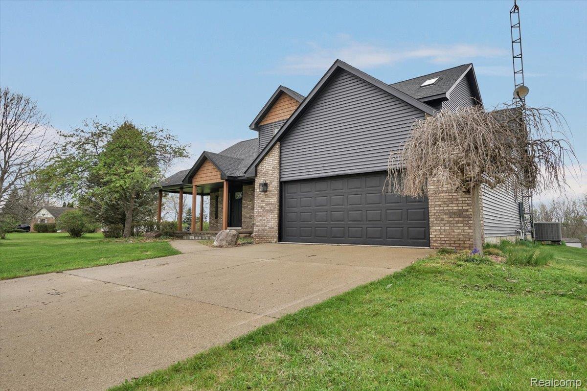 7341 Wood Pointe Drive