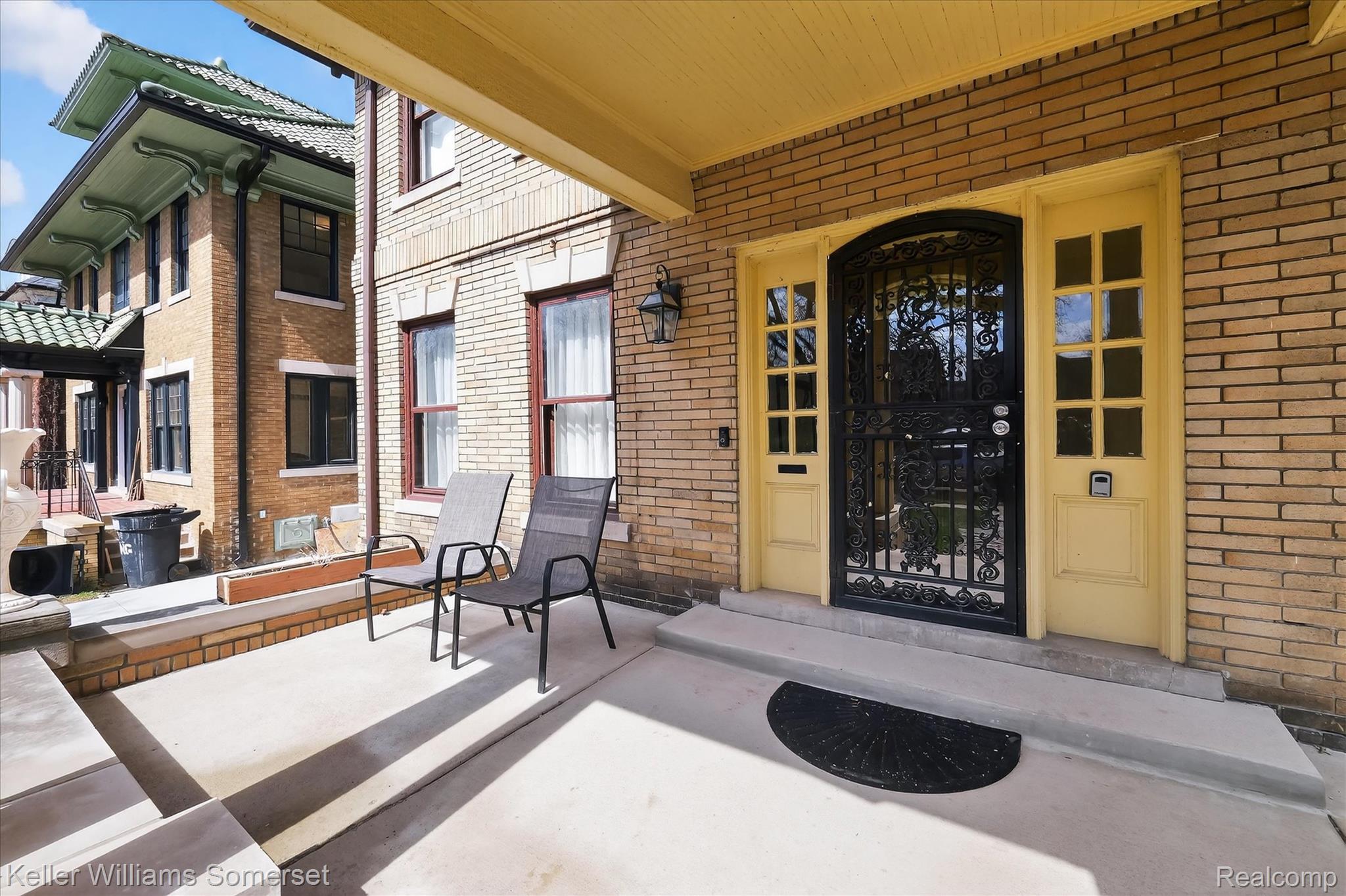 1986 W Boston Boulevard