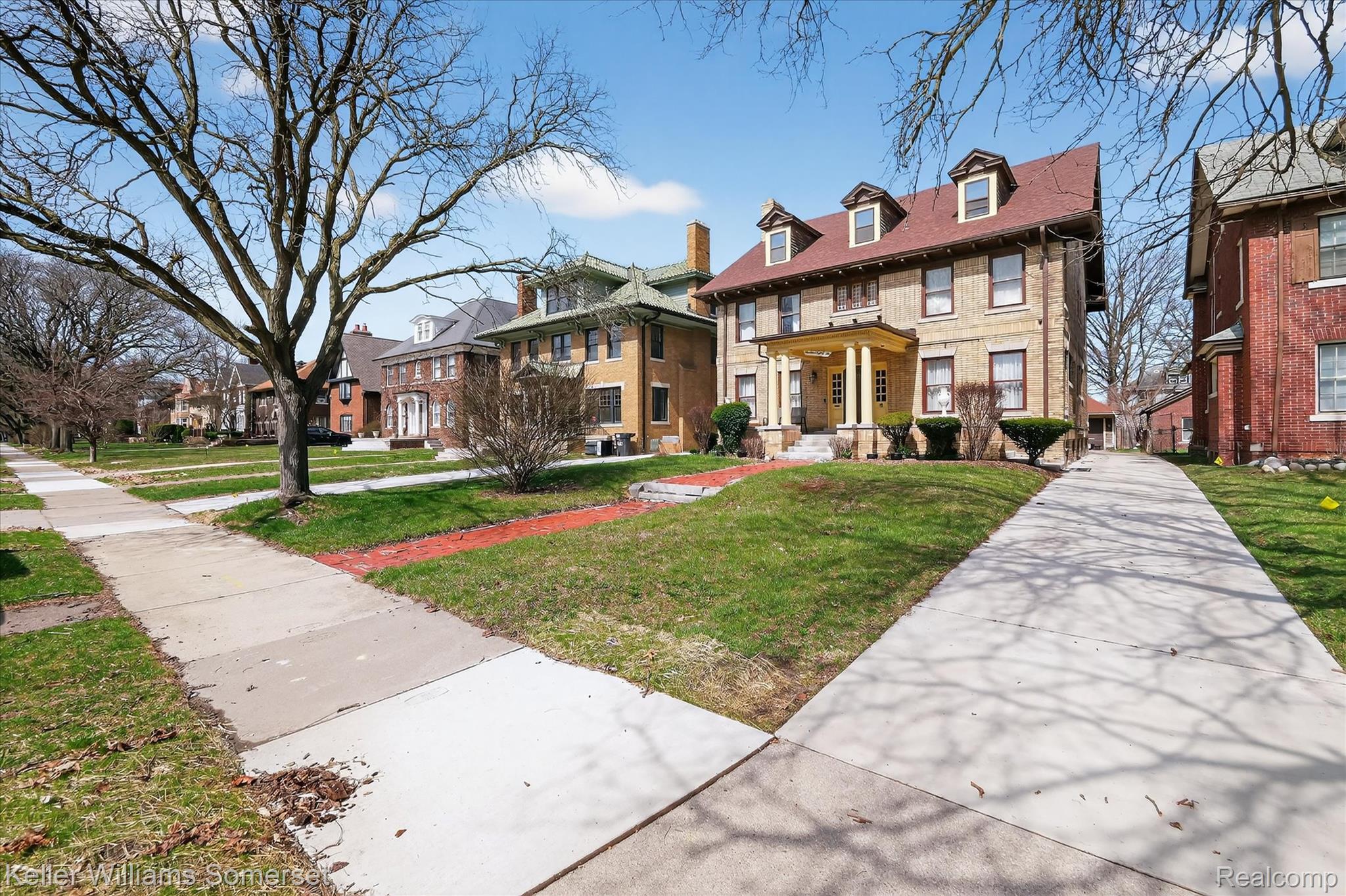 1986 W Boston Boulevard