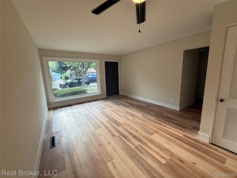 Tiny photo for 21920 Fern Street, Oak Park City, MI 48237 (MLS # 20261070059)