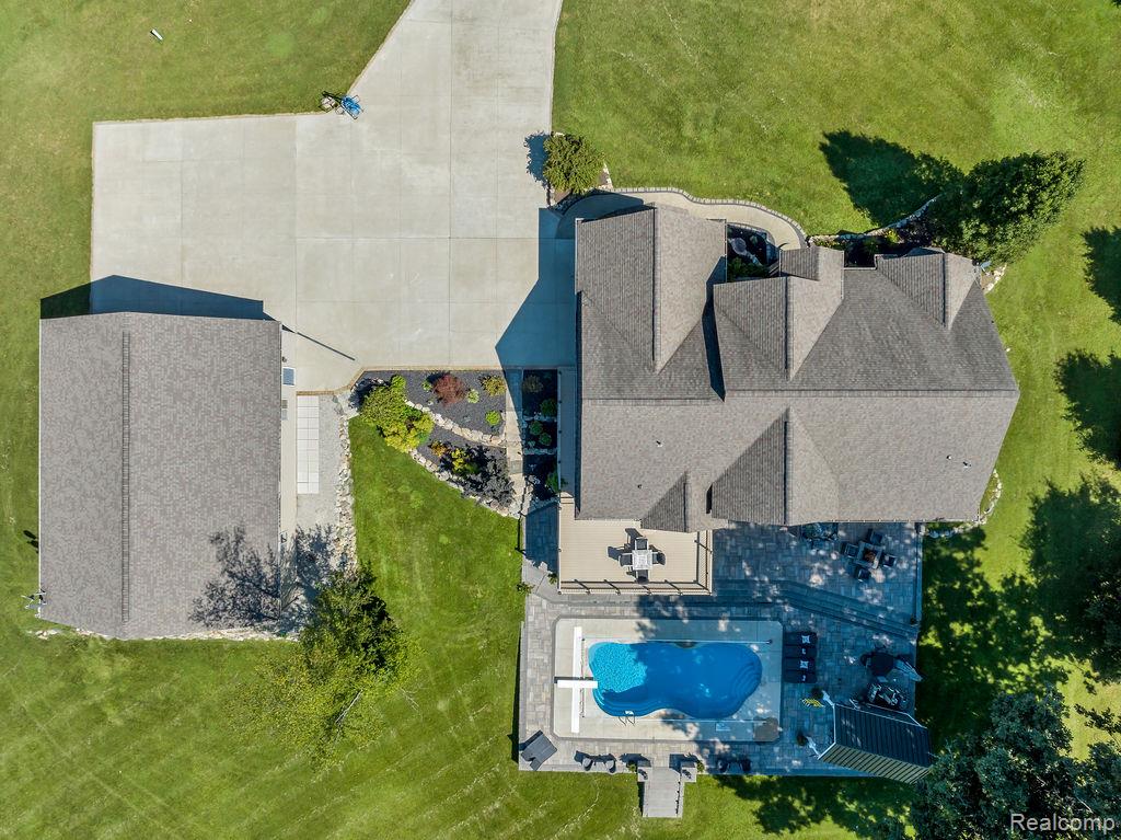 11068 Meadowview Drive