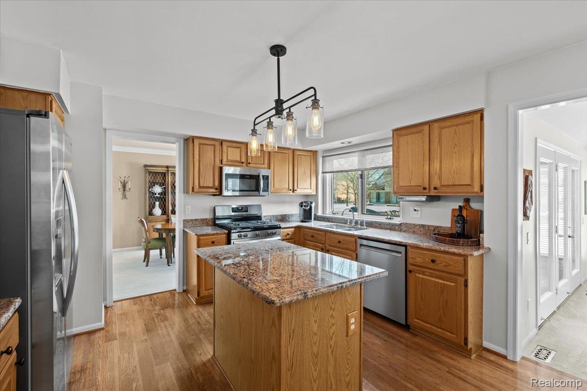 20218 Edgewood Avenue