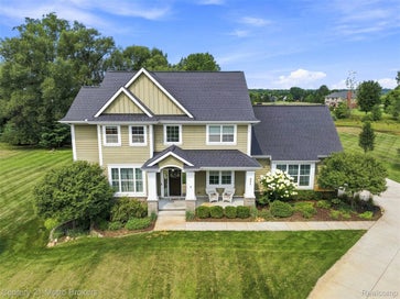 8275 Stonebrook Lane Springfield Charter Township MI 48348