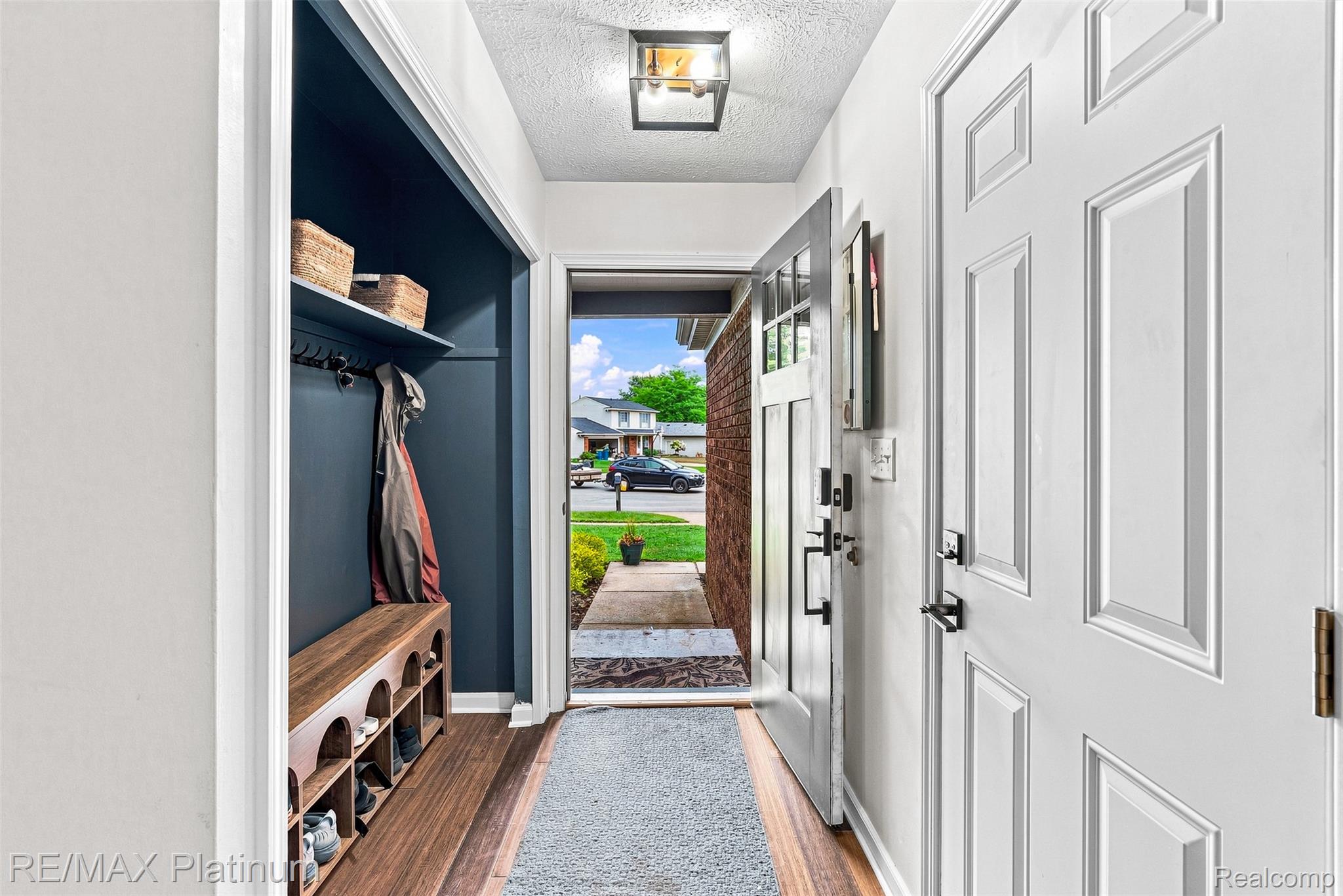 815 Oak Ridge Court