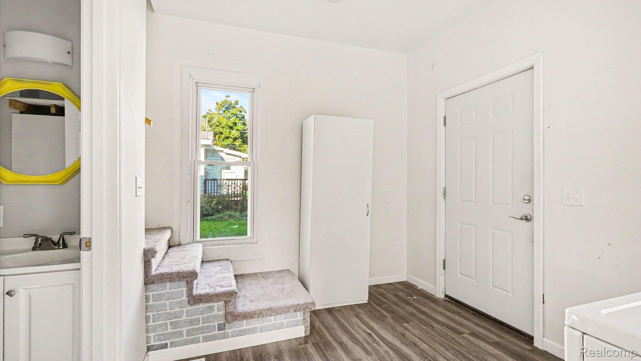 302 W Orchard Avenue