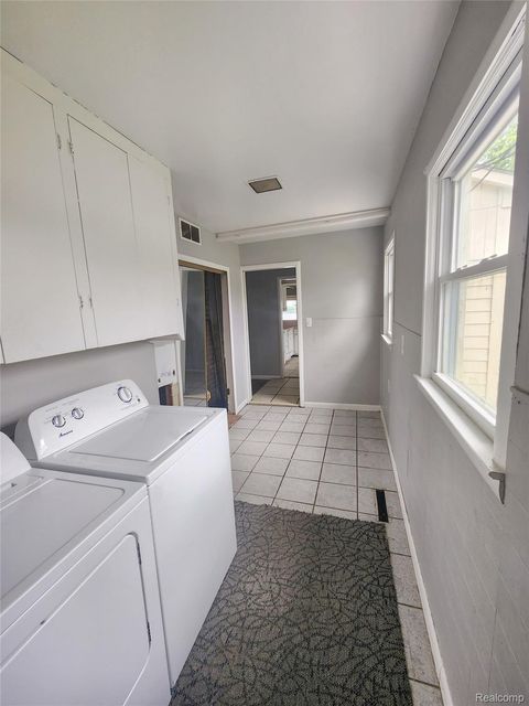 Tiny photo for 4390 Cass Elizabeth Road, Waterford Charter Township, MI 48328 (MLS # 20251003220)