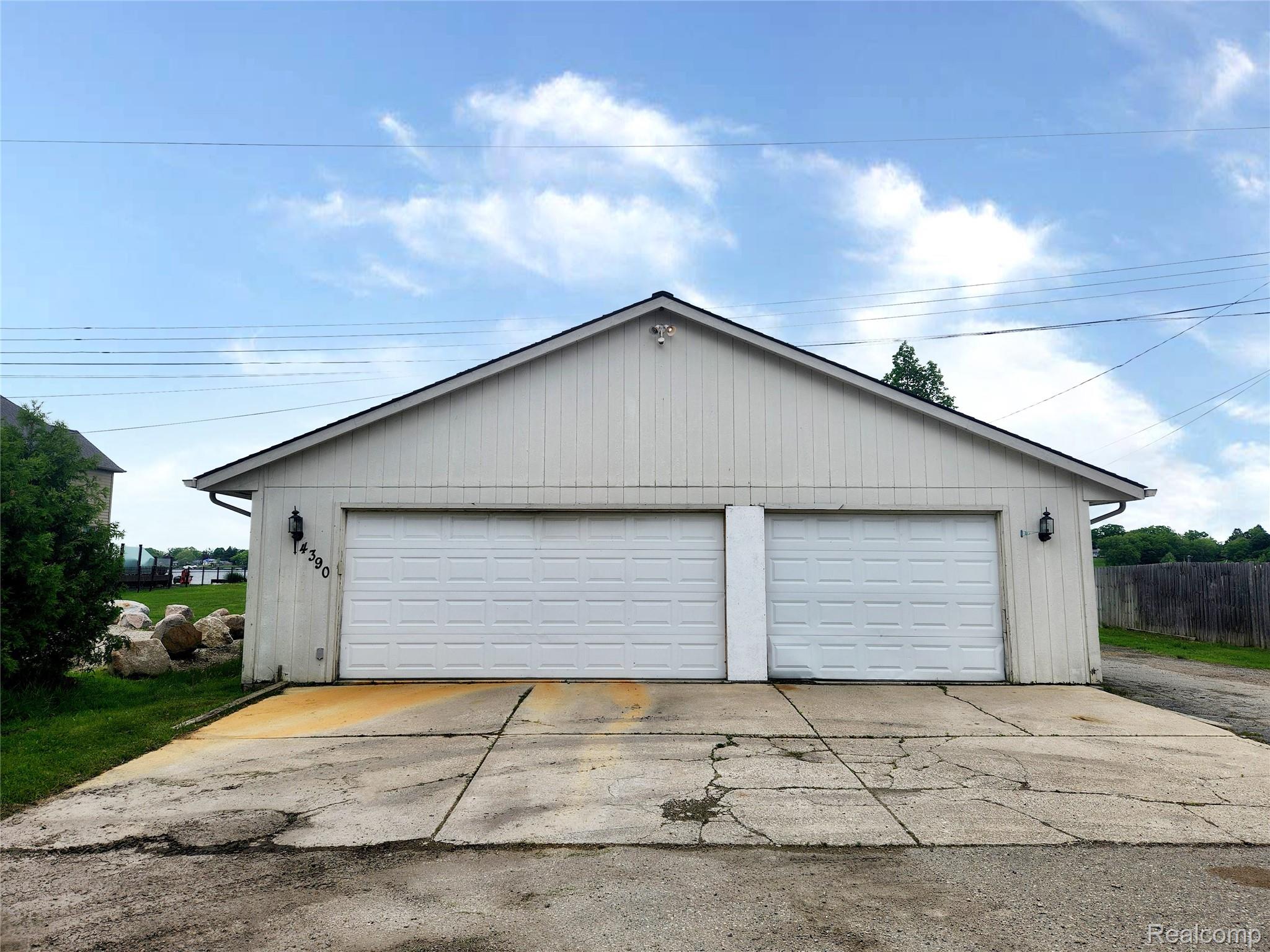 4390 Cass Elizabeth Road