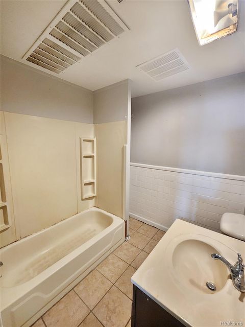 Tiny photo for 4390 Cass Elizabeth Road, Waterford Charter Township, MI 48328 (MLS # 20251003220)