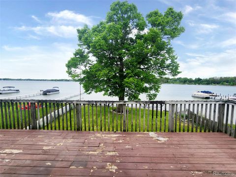 Tiny photo for 4390 Cass Elizabeth Road, Waterford Charter Township, MI 48328 (MLS # 20251003220)