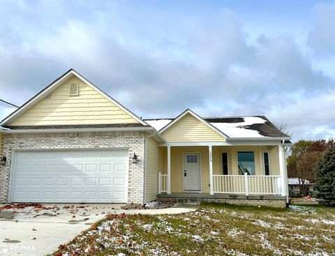 1473 Mallard Circle Owosso City MI 48867