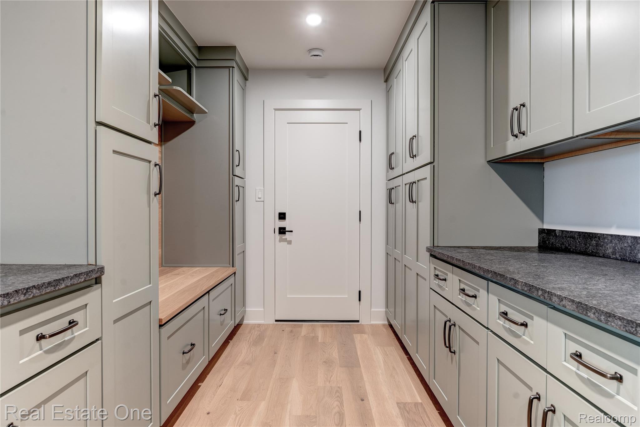 786 S Cranbrook Road