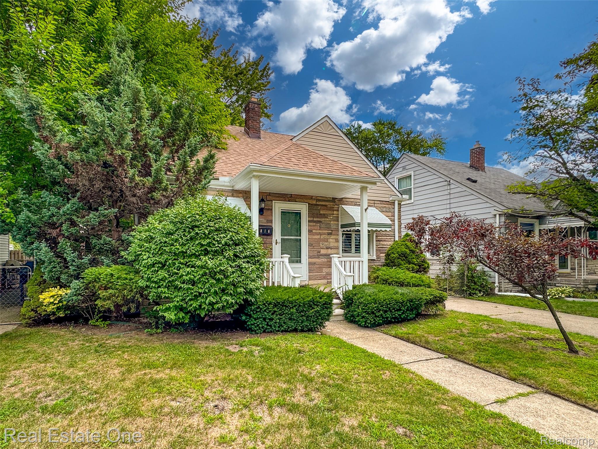 816 N Kenwood Avenue