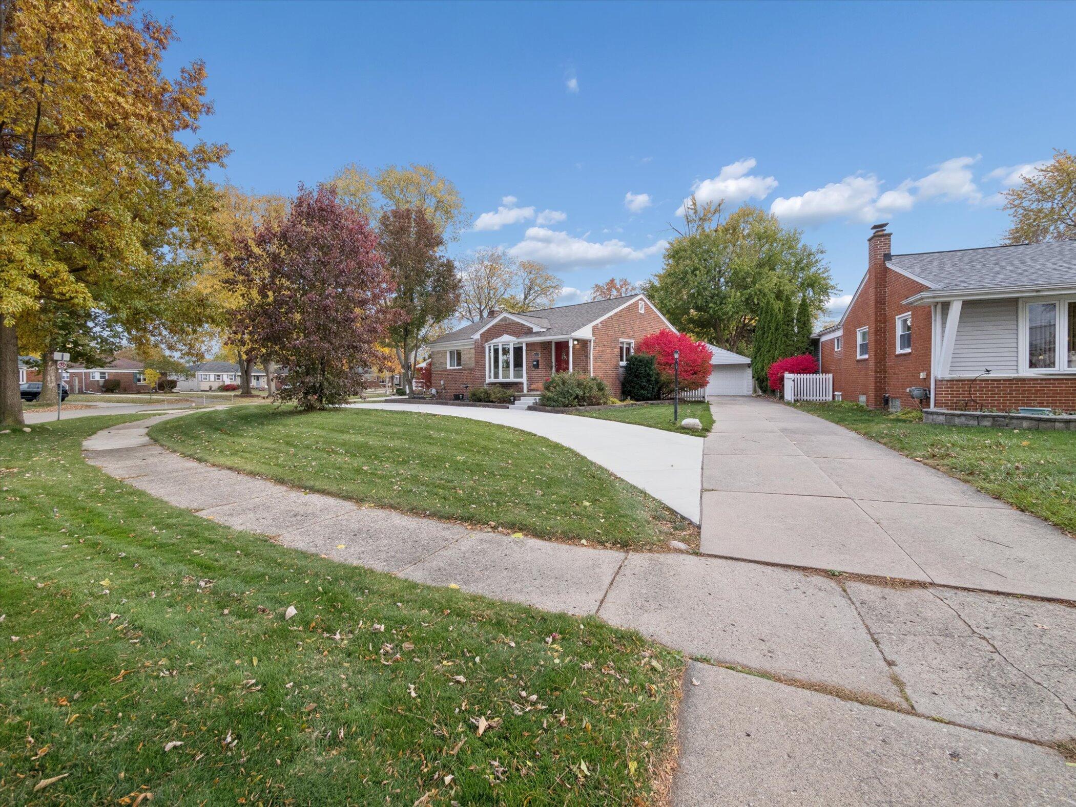 28035 N Clements Circle