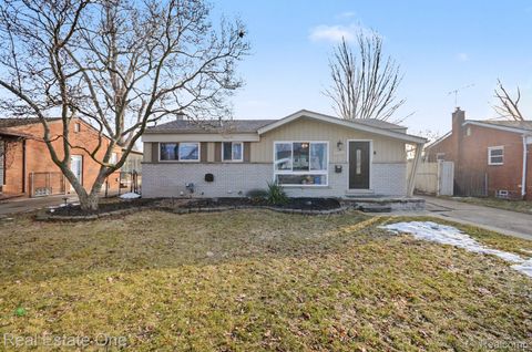 25520 Marilyn Avenue Warren City MI 48089