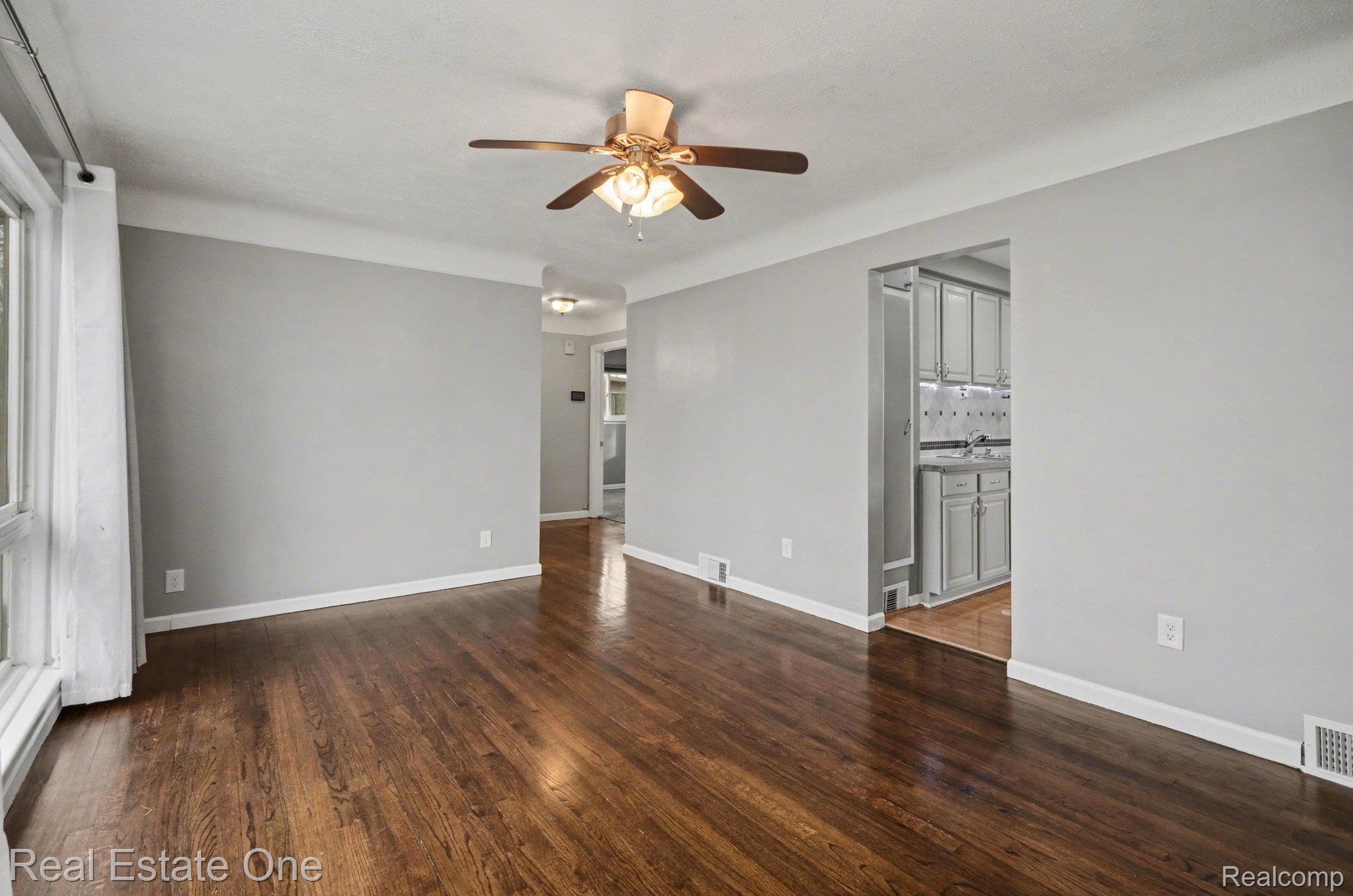 25520 Marilyn Avenue