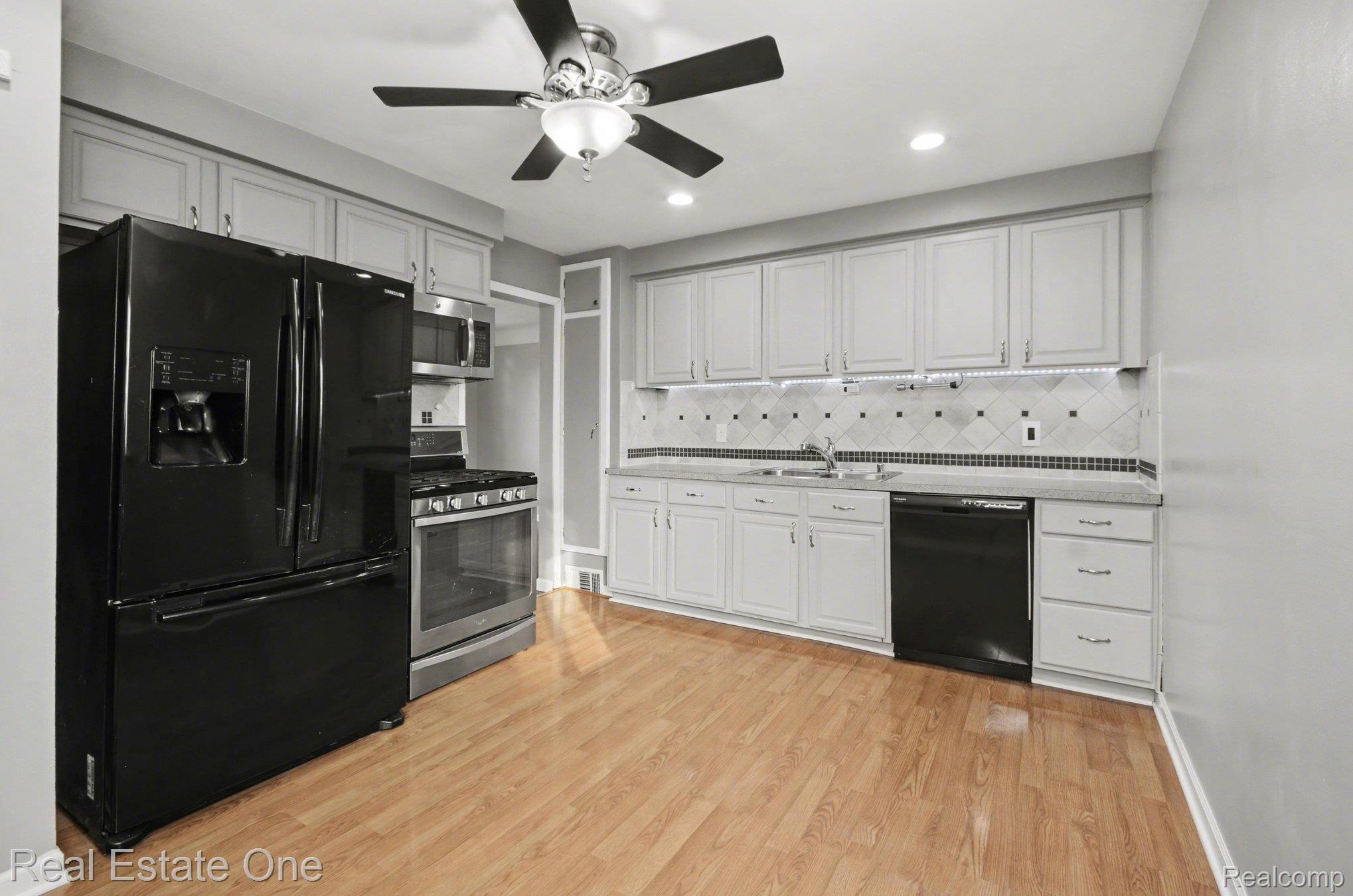 25520 Marilyn Avenue