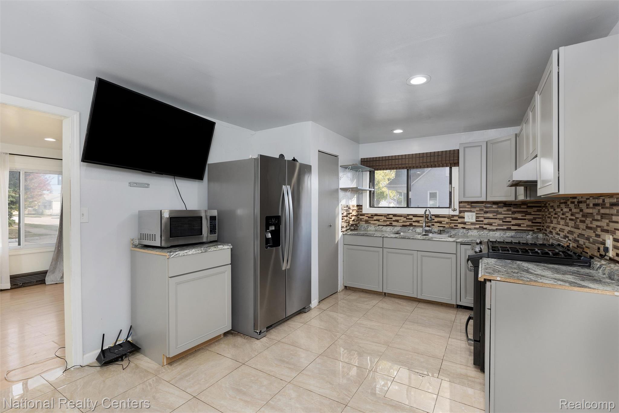 27321 Baldwin Avenue