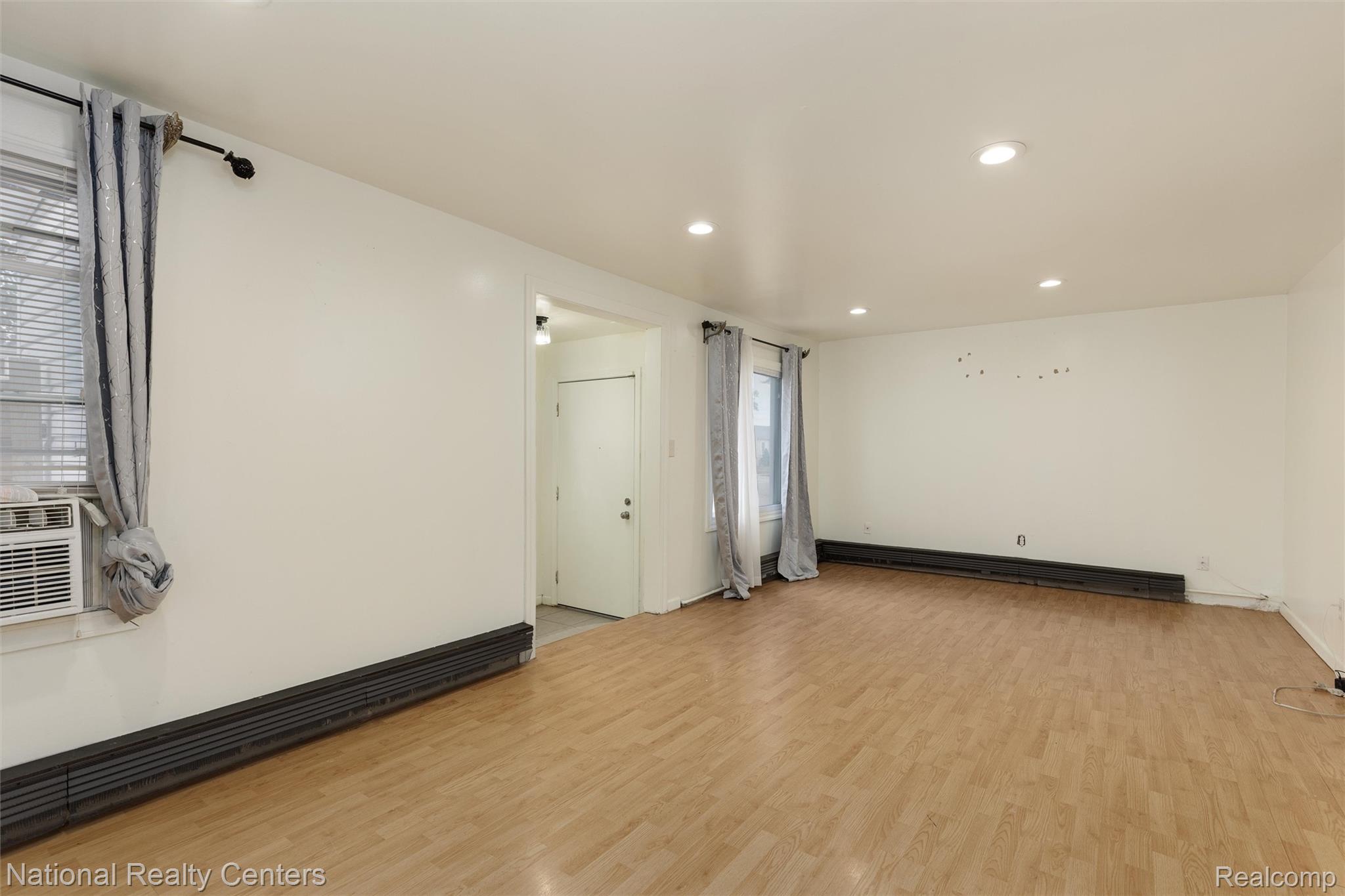 27321 Baldwin Avenue