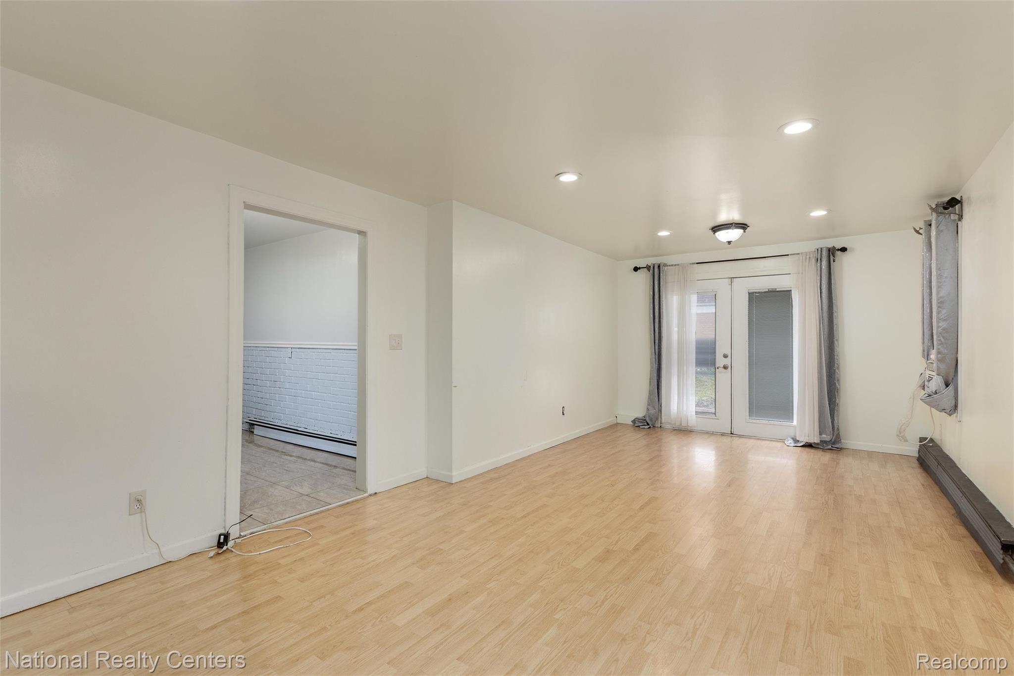 27321 Baldwin Avenue