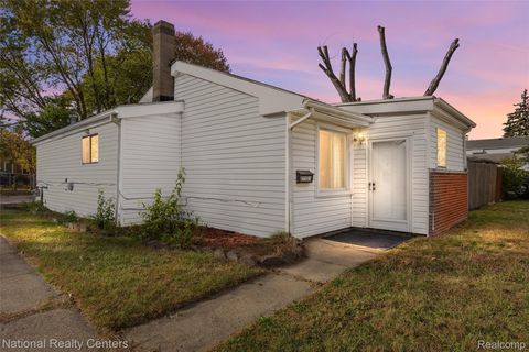 27321 Baldwin Avenue Warren City MI 48092