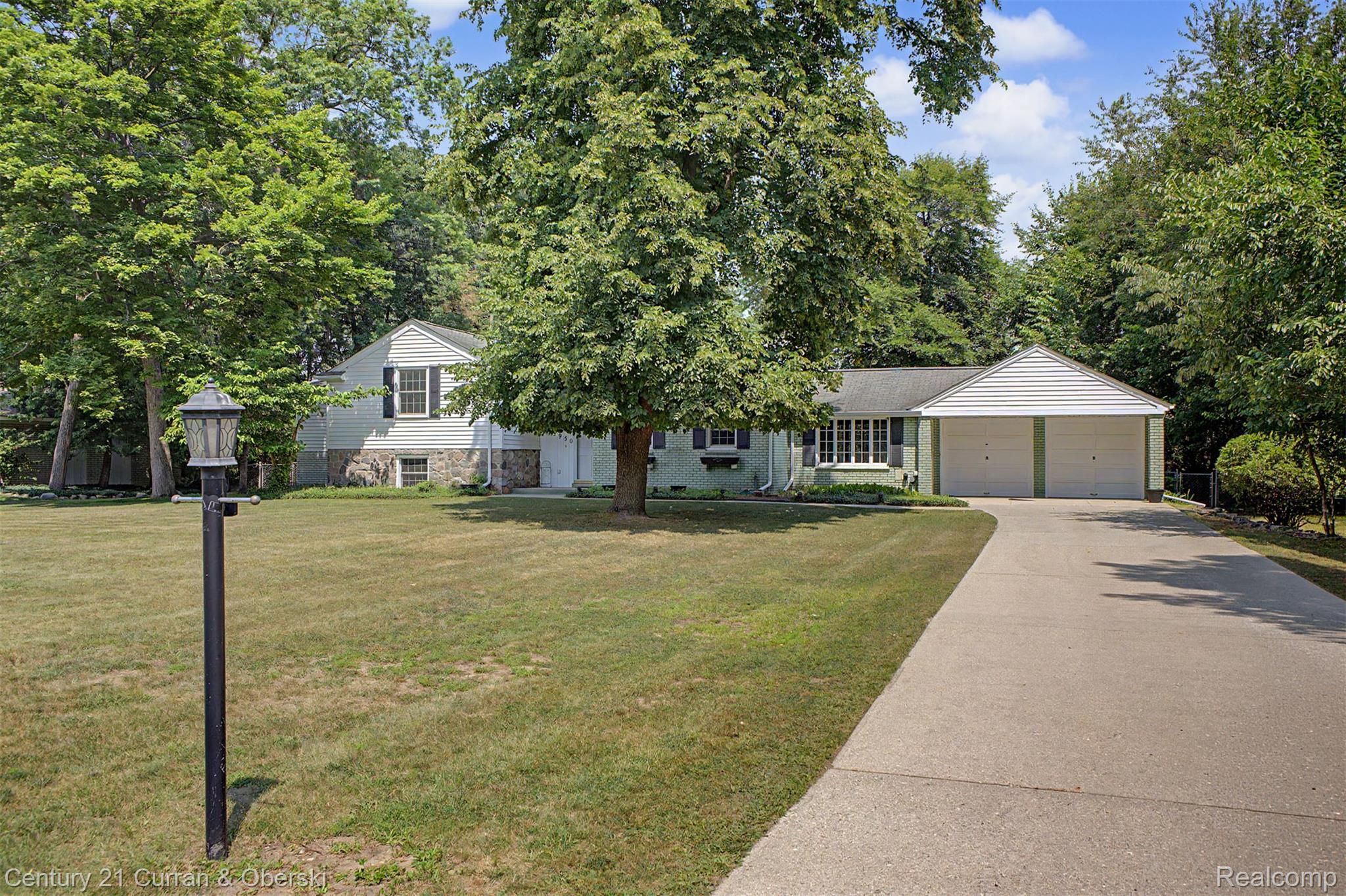 35950 Oakwood Lane